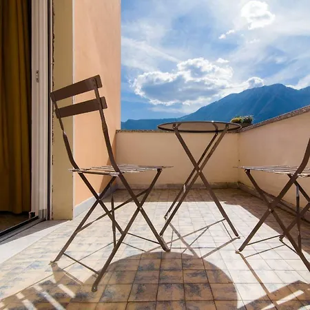 Feriehus Al Pontile - The House Of Travelers Sala Comacina