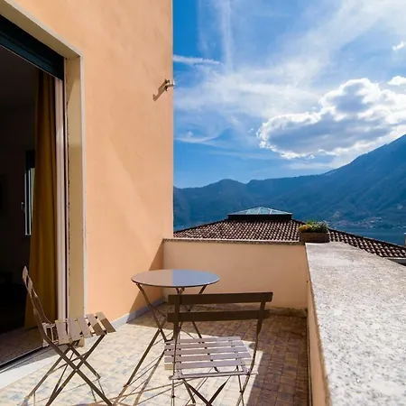 Al Pontile - The House Of Travelers * Sala Comacina