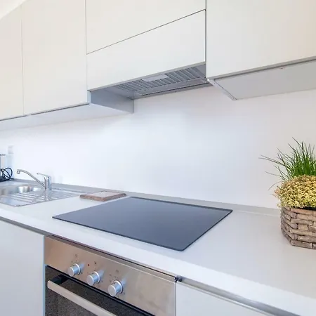 Feriehus Al Pontile - The House Of Travelers Sala Comacina