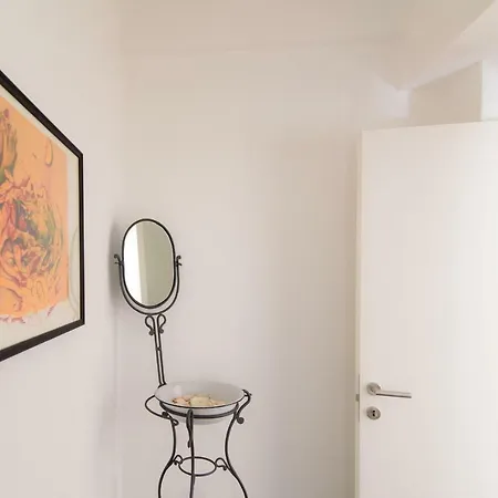 Al Pontile - The House Of Travelers Feriehus Sala Comacina