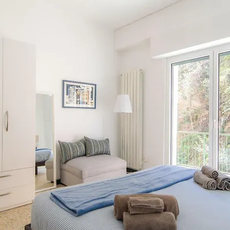 Al Pontile - The House Of Travelers *