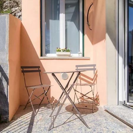 Al Pontile - The House Of Travelers *