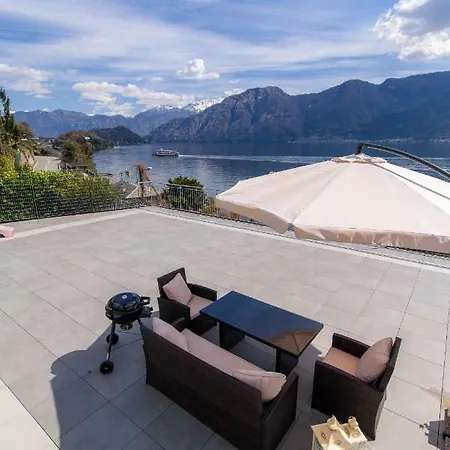 Al Pontile - The House Of Travelers