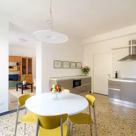 Al Pontile - The House Of Travelers Feriehus