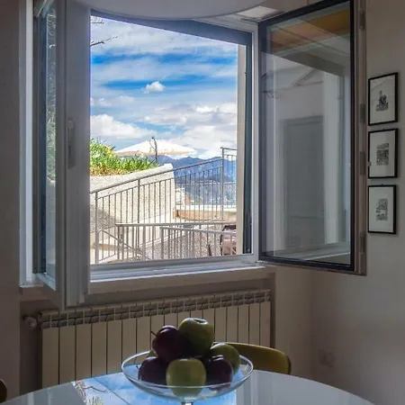 Al Pontile - The House Of Travelers *