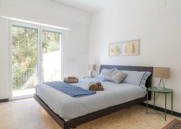 Al Pontile - The House Of Travelers