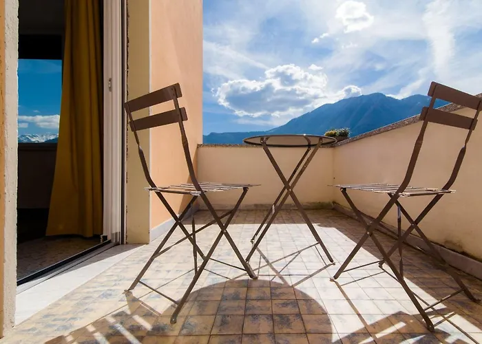 Semesterbostad Al Pontile - The House Of Travelers Sala Comacina