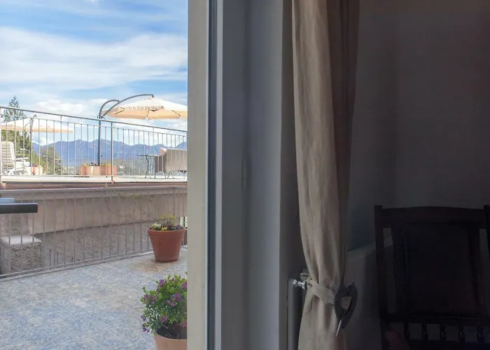 Al Pontile - The House Of Travelers